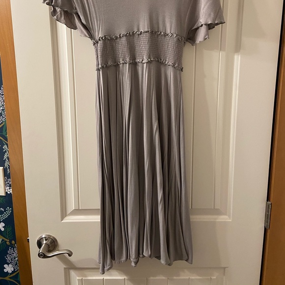 BCBG MaxAzria Grey Flowy V-Neck Dress - Picture 4 of 5